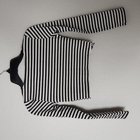 H&M - Crop Top - Picture 2 of 4